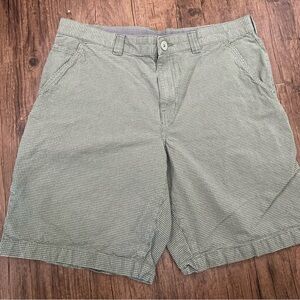 Columbia Men's Green Checkered Flat Front Shorts